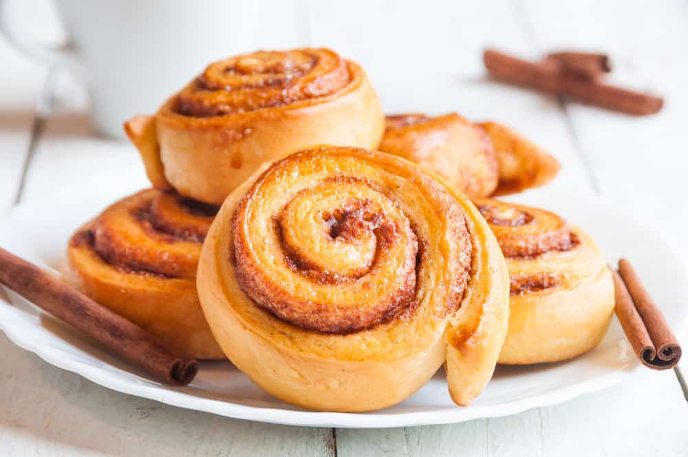 Cinnamon Roll in a Plate